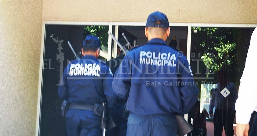 Afectados 73 policías y trabajadores municipales de La Paz por adeudos a Fovissste