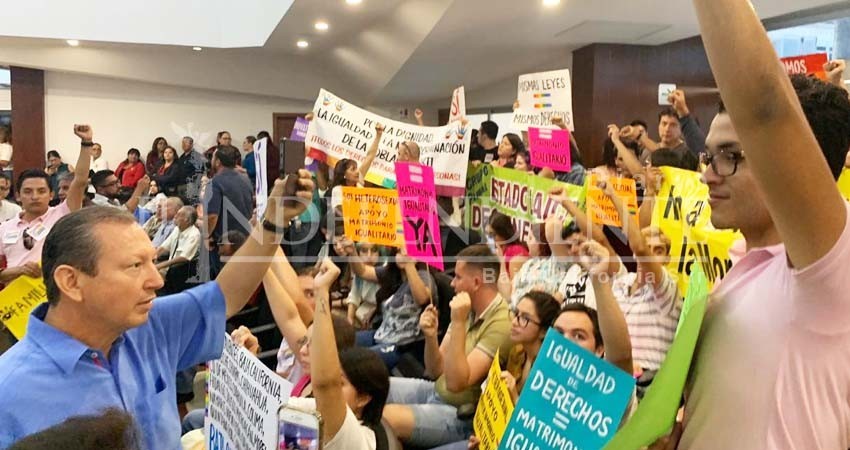 Zafarrancho al interior del Congreso de BCS por igualdad de género