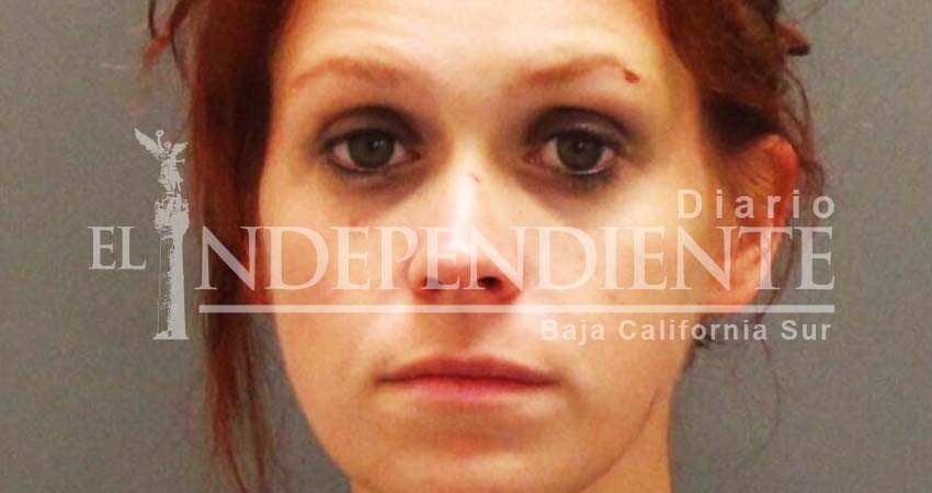 Arrestan a mujer por conducir ebria... un coche de juguete