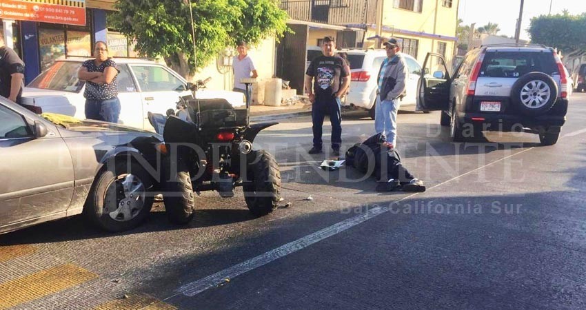 Otra vez.... sufre accidente automovilístico la Oficial Toledo de La Paz