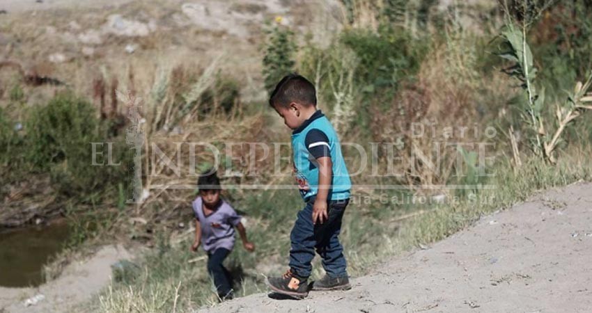 Mueren mujer y 3 niños, al parecer migrantes, en frontera México-EU