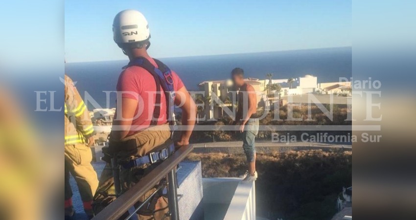 Se tiró desde un lujoso balcon en el Pedregal de CSL