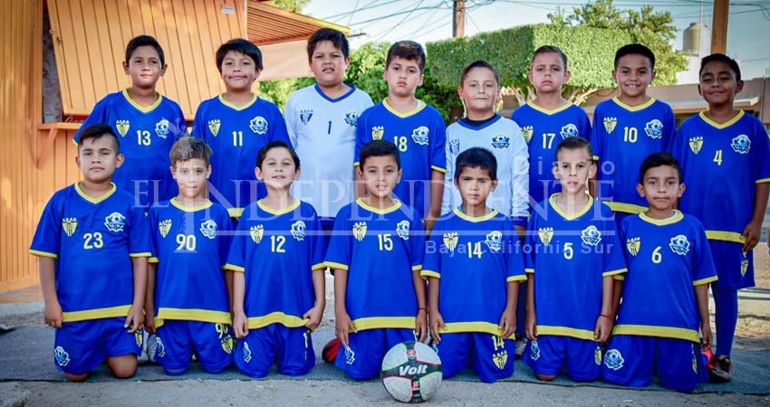 Viaja selección de fútbol de BCS  al nacional sub 8 en Nayarit