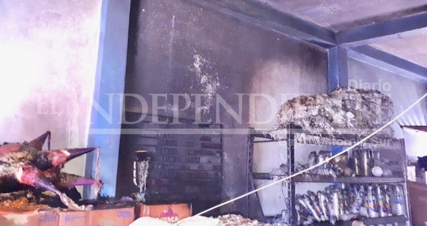 Arde en llamas dulceria en colonia Las Palmas de CSL