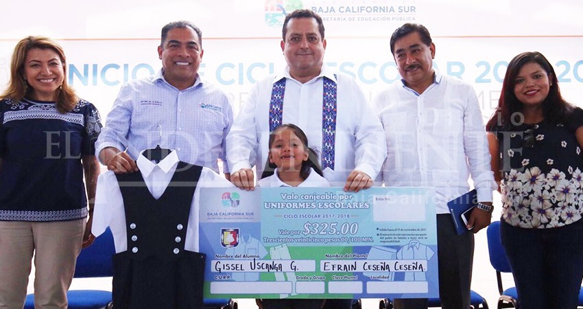 Retrasan para agosto entrega de vales escolares en primarias y secundarias