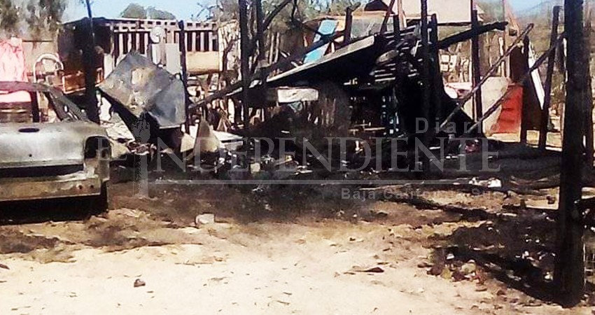 Recaudan apoyo para familia que perdió patrimonio en incendio en invasión de CSL