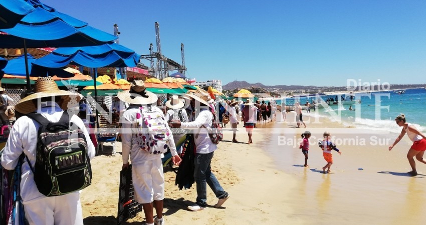 Revisarán en -Plataforma México- a vendedores ambulantes de playa El Médano en CSL