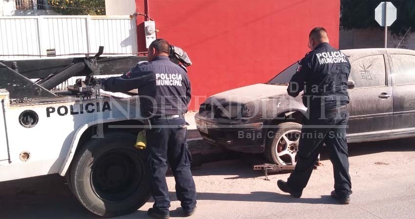 867 vehículos “abandonados” han sido retirados de la vía pública en La Paz
