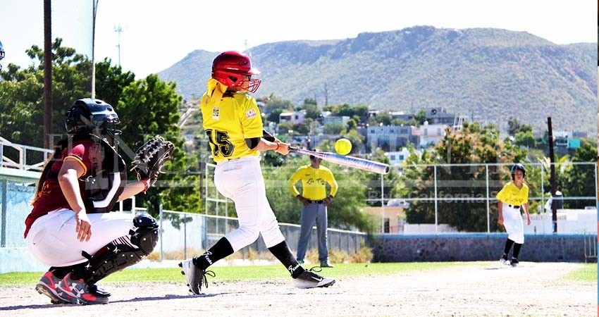 Arranca torneo estatal de softbol femenil