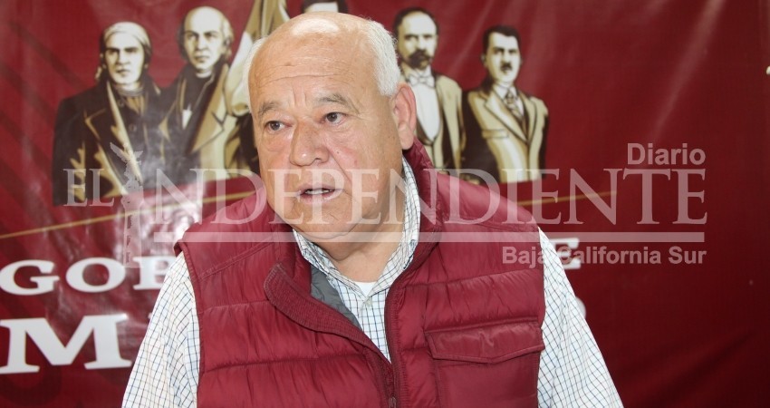 Se deslinda Víctor Castro de los problemas internos en el Congreso