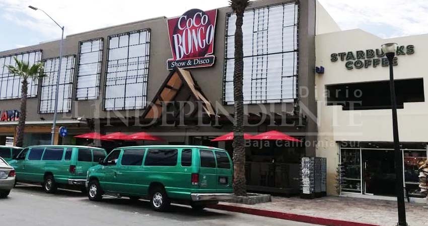 Coco Bongo en CSL, retira parcialmente anuncios luminosos