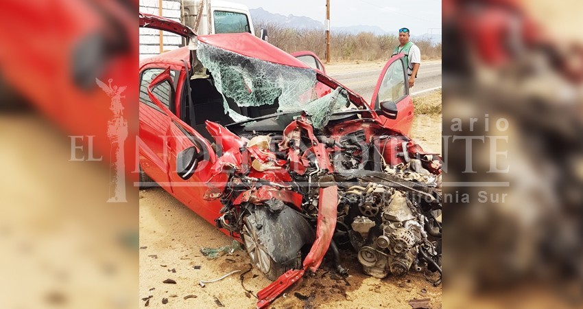 Aparatoso choque frontal en el tramo SJC- Miraflores deja una familia lesionada