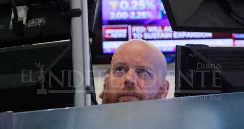 La Fed baja los tipos de interés en EU ante debilidad global