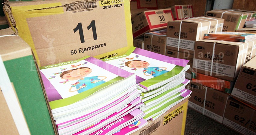 En aviones de las fuerzas armadas, llegarán a BCS 40 toneladas de libros de texto