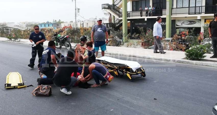 Embiste camioneta a pareja de motociclistas sobre el Bordo de CSL