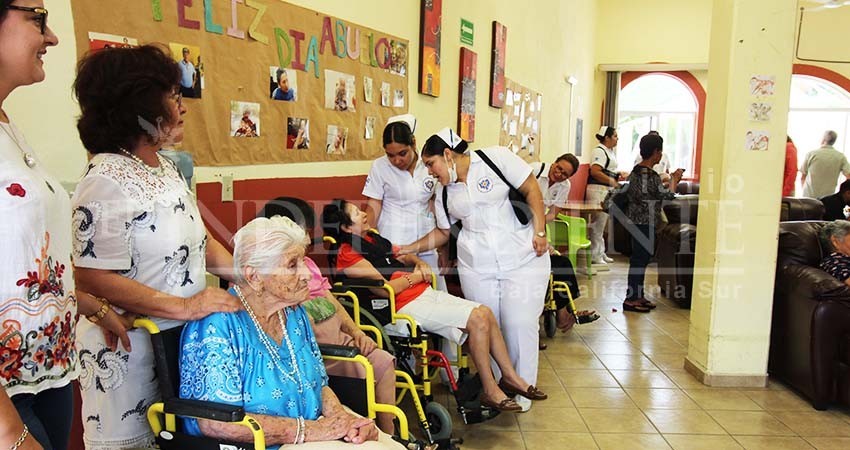 Por falta de recursos, opera a media capacidad el Asilo de Ancianos La Paz