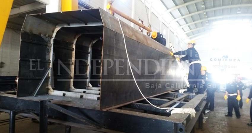 Semar construye por vez primera embarcaciones recolectoras de sargazo