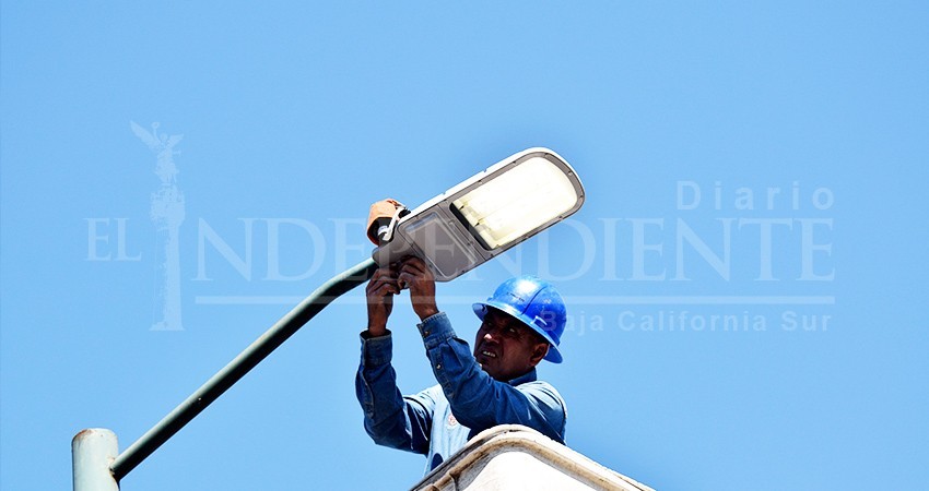 Al cierre de agosto se habrán instalado 5 mil 300 lámparas en La Paz: Alcalde