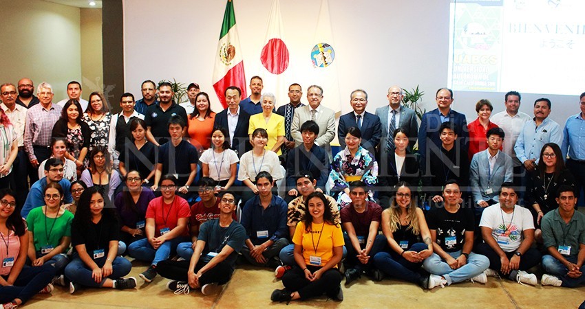 Arriban alumnos de Japón a la UABCS para hacer estancia académica