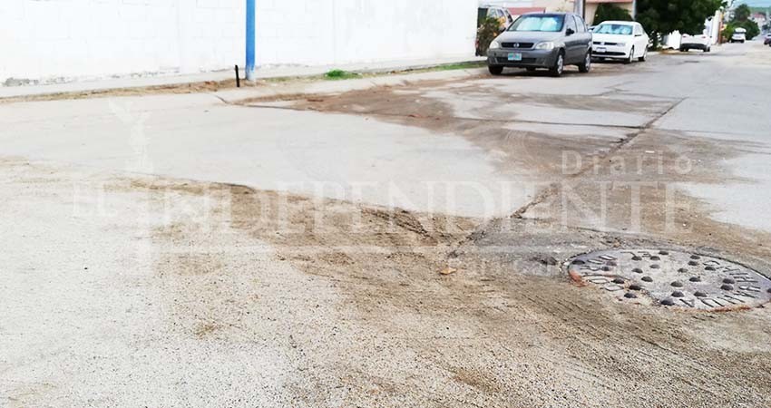 Vecinos de Hojazen  hacen frente común para denunciar derrame de aguas negras