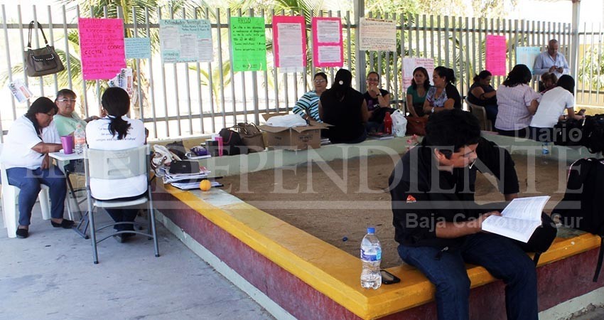 Al menos mil estudiantes de Los Cabos a la espera de seguir sus estudios