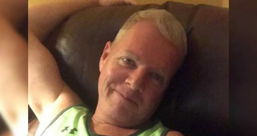 Creador de terapia para 'curar' homosexualidad sale del clóset