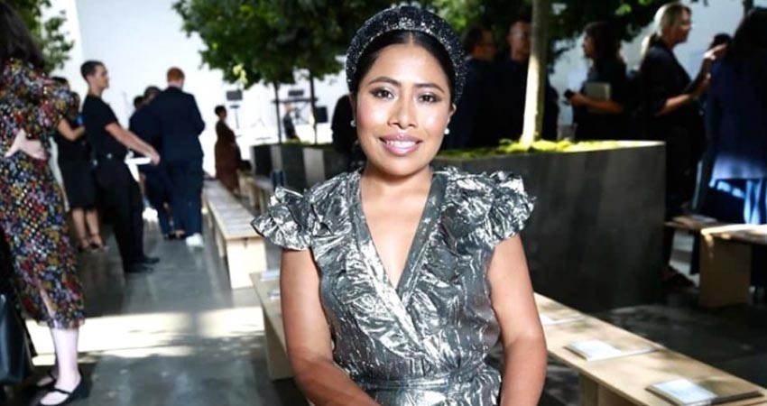 Yalitza deslumbra en desfile de Michael Kors junto a modelos internacionales