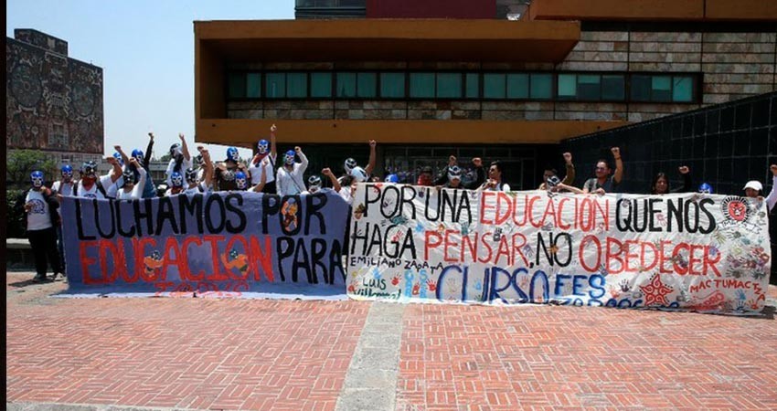 Quiere AMLO justicia en salarios a médicos y evaluación a estudiantes