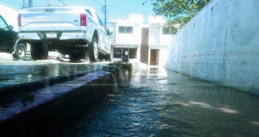 Extremar medidas preventivas para evitar enfermedades por exposición de aguas negras y polvo en vía pública