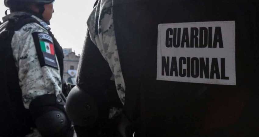 Integrantes de Guardia Nacional aseguran ocho kilos de crystal en aeropuerto