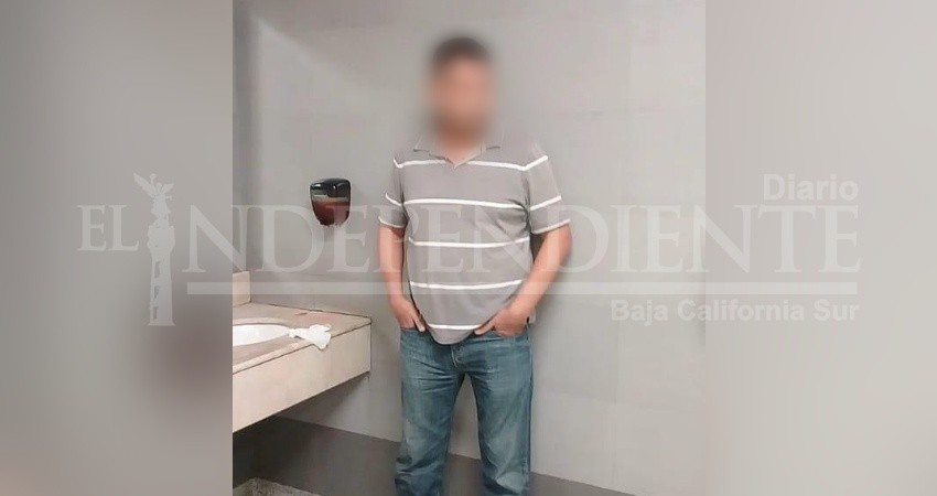 Denuncian a sujeto que supuestamente fotografiaba a menores de edad en baños de Soriana
