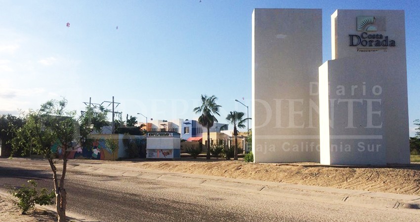 Reportan fallas en el alumbrado de Costa Dorada; vecinos se sienten inseguros