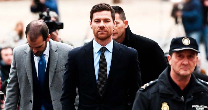 Reduce fiscalía petición de pena contra Xabi Alonso por fraude fiscal