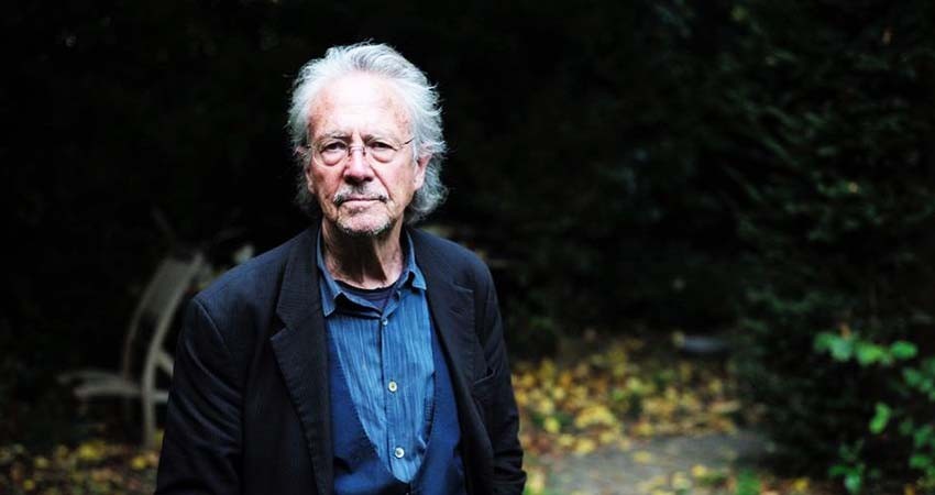Academia Sueca defiende a Peter Handke de acusaciones