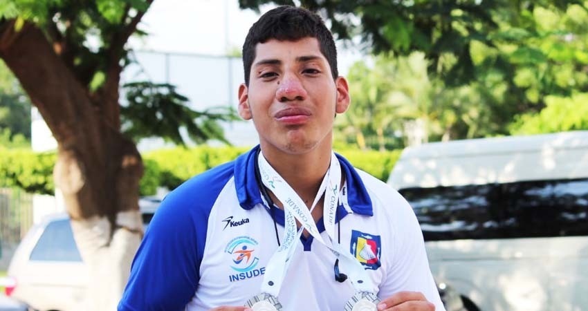 Caen dos medallas de plata en Natación