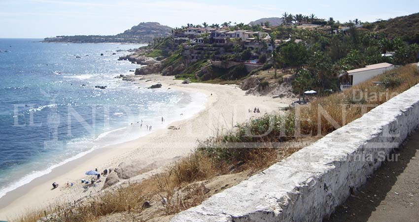 Persiste presencia de basura y malos olores en mirador de Costa Azul