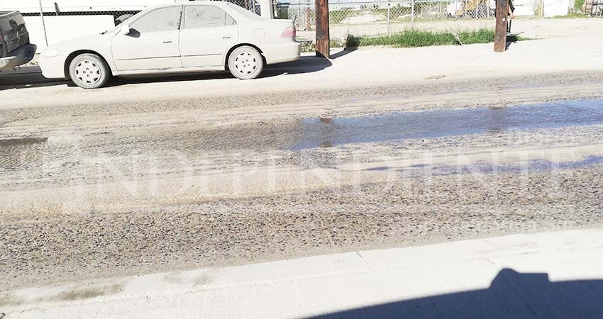 Polvo, lodo y aguas negras ponen en jaque a la principal avenida de CSL