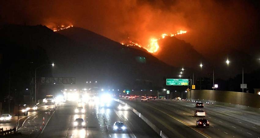 Así arde California sin control y con el clima en contra