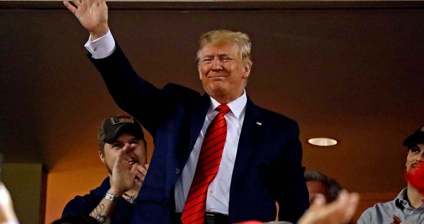 '¡Enciérrenlo!', así abuchean a Trump en la Serie Mundial