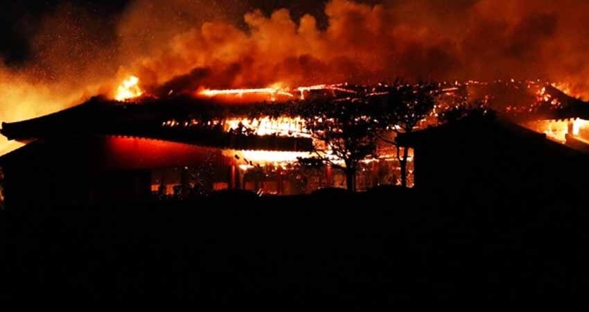 Incendio consume el castillo 'Shuri' de Okinawa, Japón
