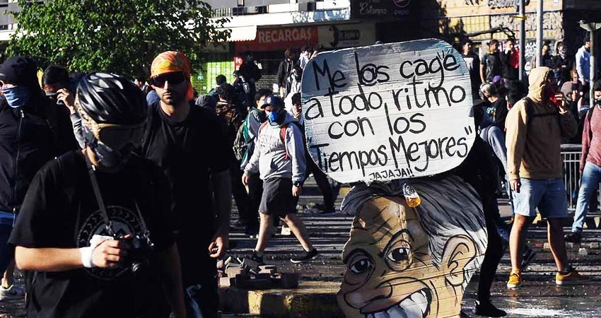Violentas protestas y sismo 'coronan' inicio de semana en Chile