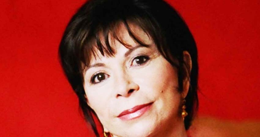 Vivimos tiempos de oscuridad: Isabel Allende