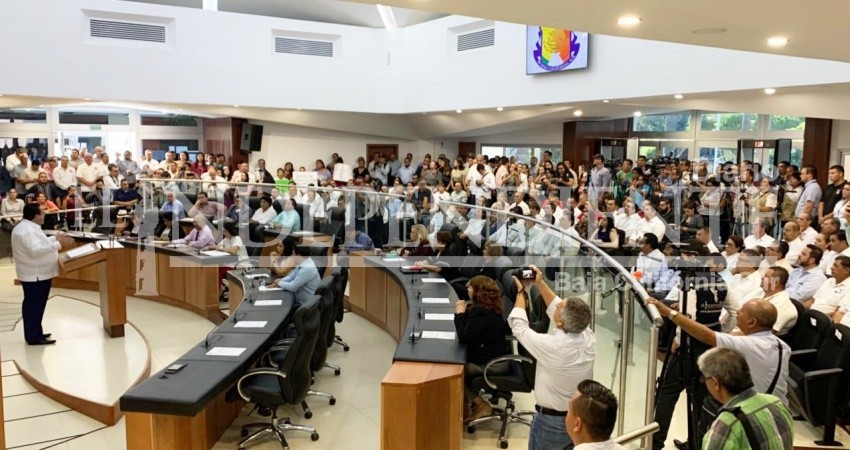 Incumple Protección Civil medidas de seguridad durante informe de Mendoza Davis en Congreso del Estado 