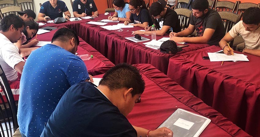 Cumplen promotores con capacitación deportiva