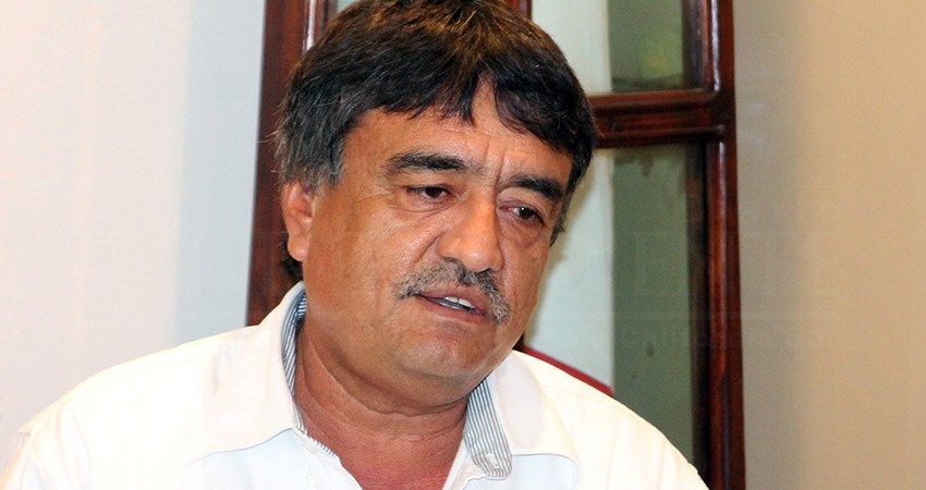 Por razones políticas despidieron a los empleados de confianza de Oscar Leggs