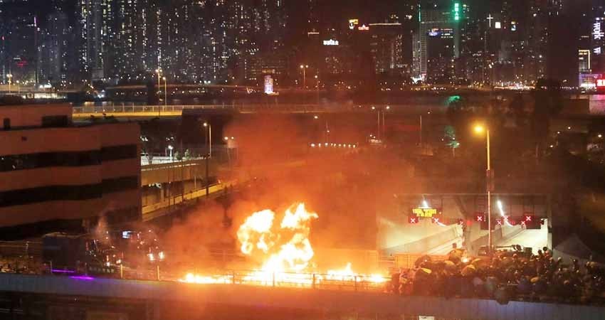 Eleva China amenaza de intervención militar en Hong Kong