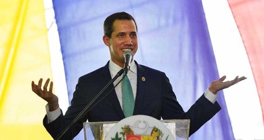 Anuncia Guaidó acercamiento con jefes militares de Venezuela
