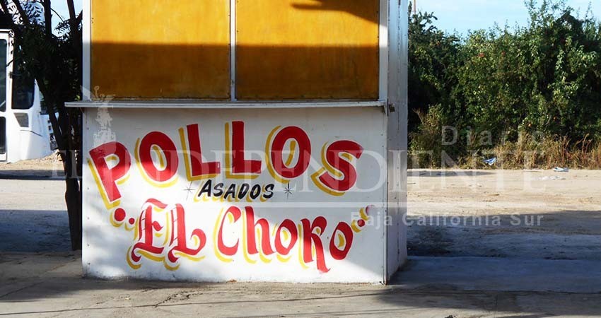 Mientras no corrijan derrames de aguas negras seguirá suspensión de venta alimentos en vía pública