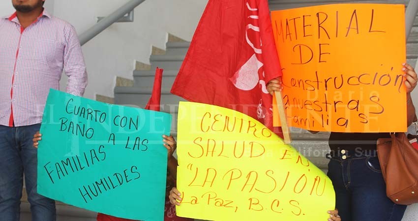 Se manifiesta Antorcha Campesina en Ayuntamiento de La Paz