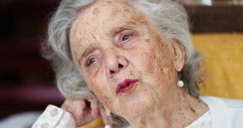 Elena Poniatowska: un pavorreal de casi 88 años